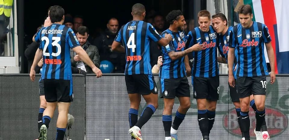 Jugadores de Atalanta celebrando un gol