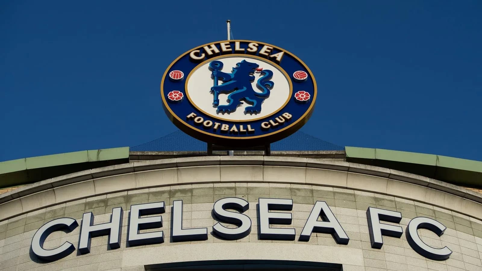 Logotipo del Chelsea Football Club en el estadio