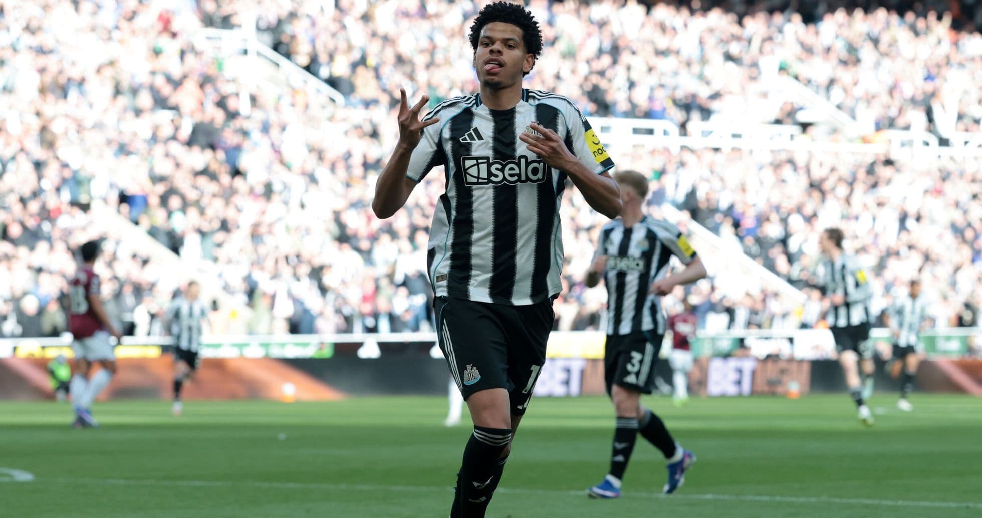 Jugador de Newcastle celebrando un gol