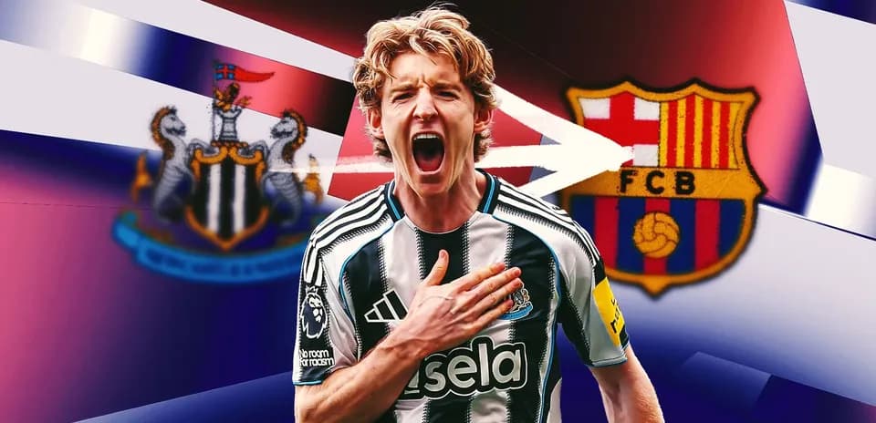 Jugador de Newcastle celebrando con el escudo del club