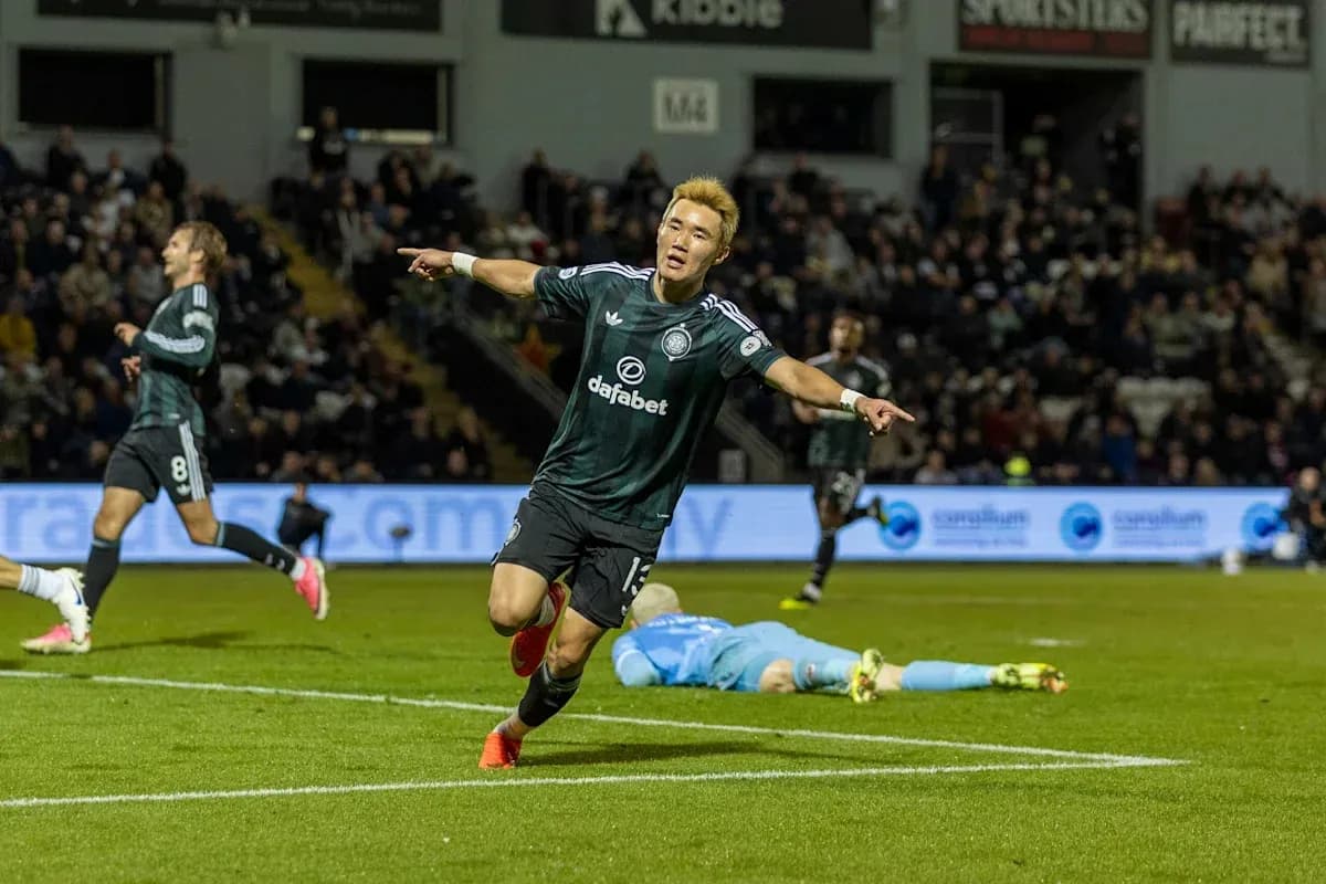 Jugador celebrando un gol en partido de fútbol