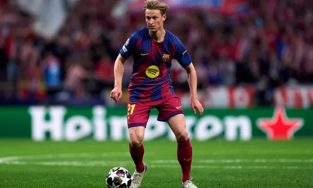 Jugador de Barcelona controlando el balón en el partido