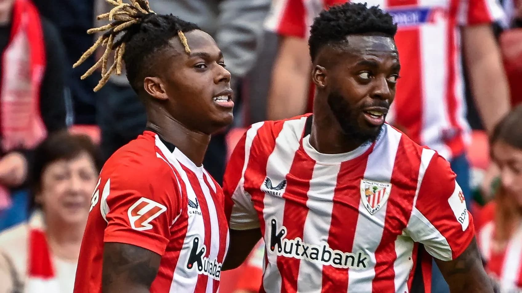 Dos jugadores de Athletic Club celebrando un gol