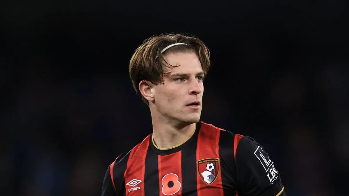 Jugador de Bournemouth en el campo durante el partido