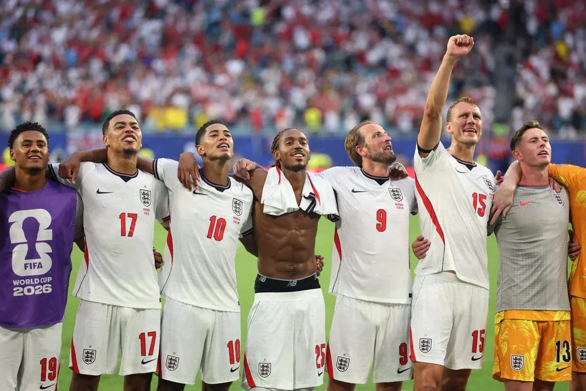 Jugadores de Inglaterra celebrando después del partido
