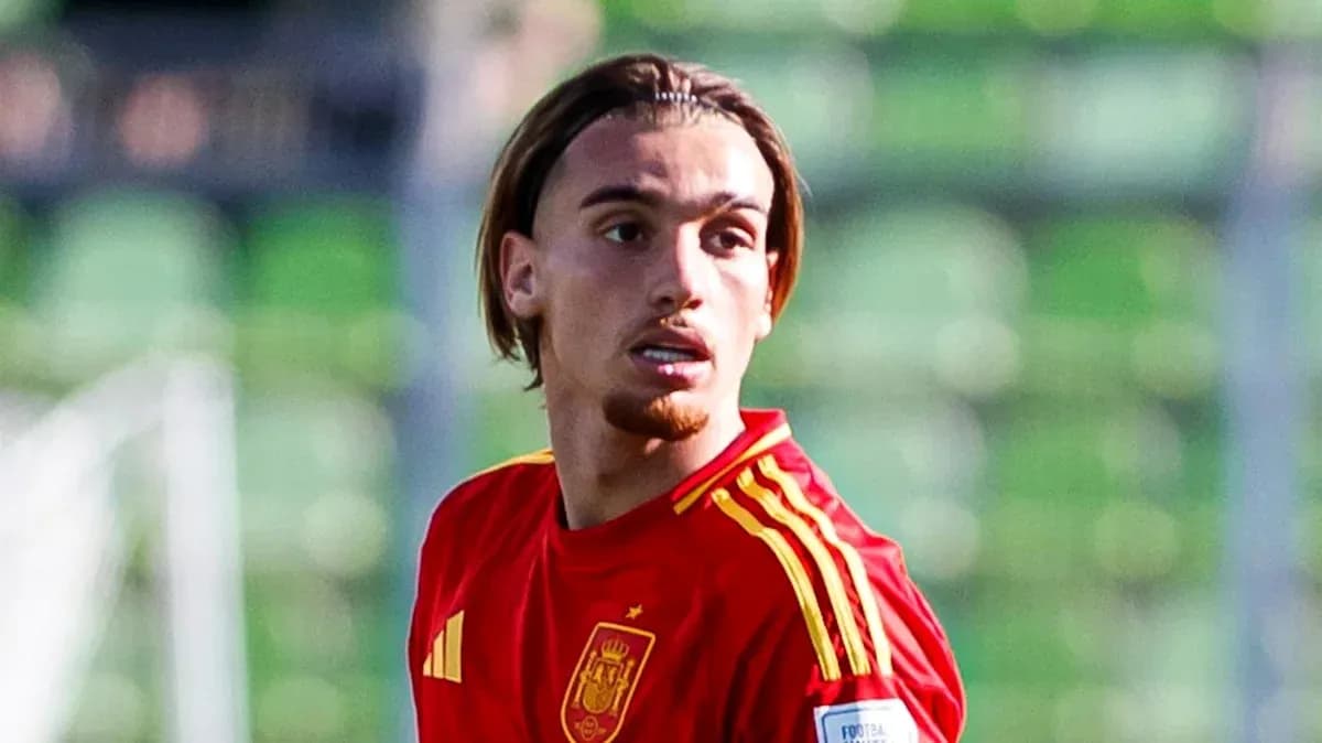 Jugador de España en el campo durante el partido