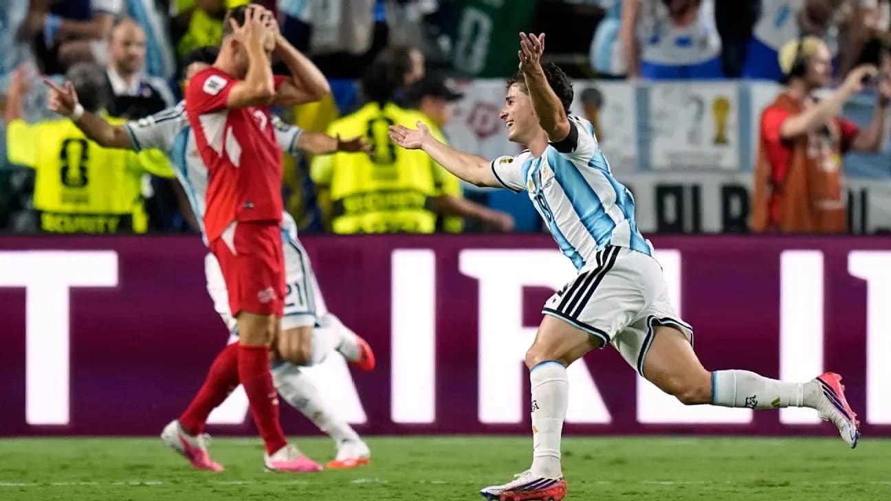 Jugador argentino celebrando un gol en el partido