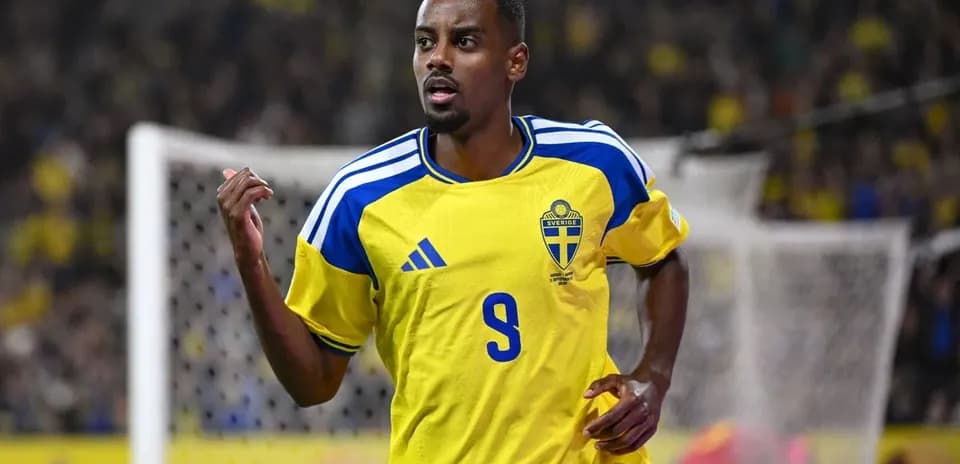 Jugador de Suecia celebrando un gol en partido