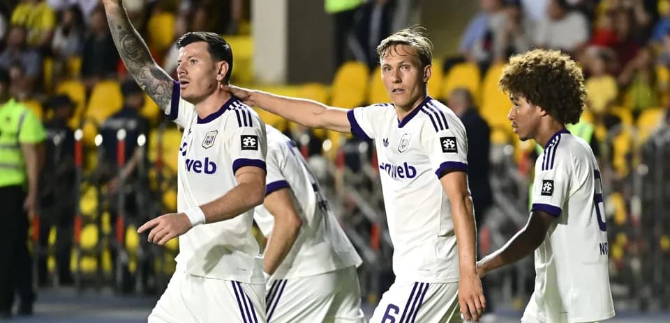 Jugadores de Anderlecht celebrando un gol