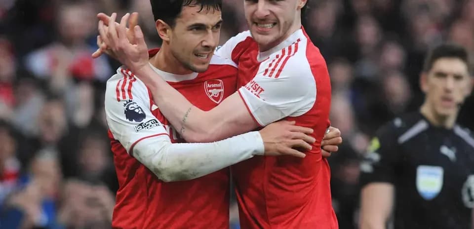 Jugadores de Arsenal celebrando un gol en partido