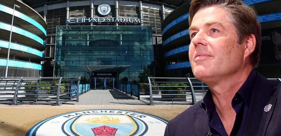 Exterior del Etihad Stadium con el logo de Manchester City