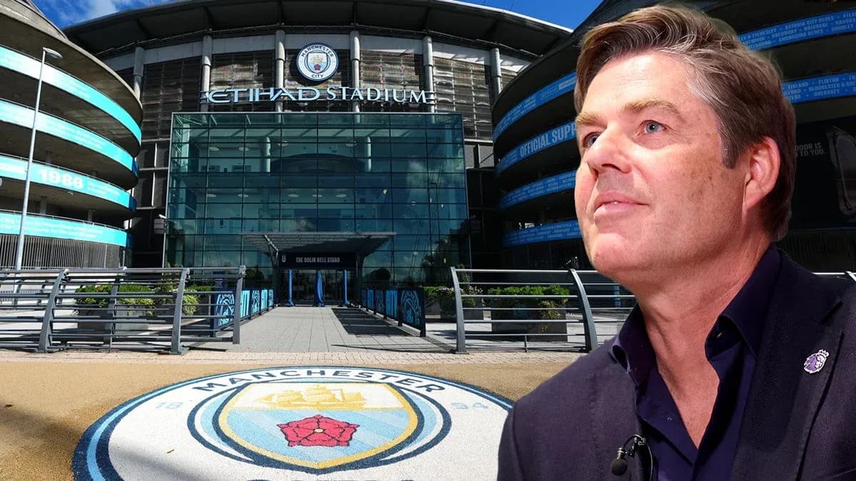 Exterior del Etihad Stadium con el logo de Manchester City