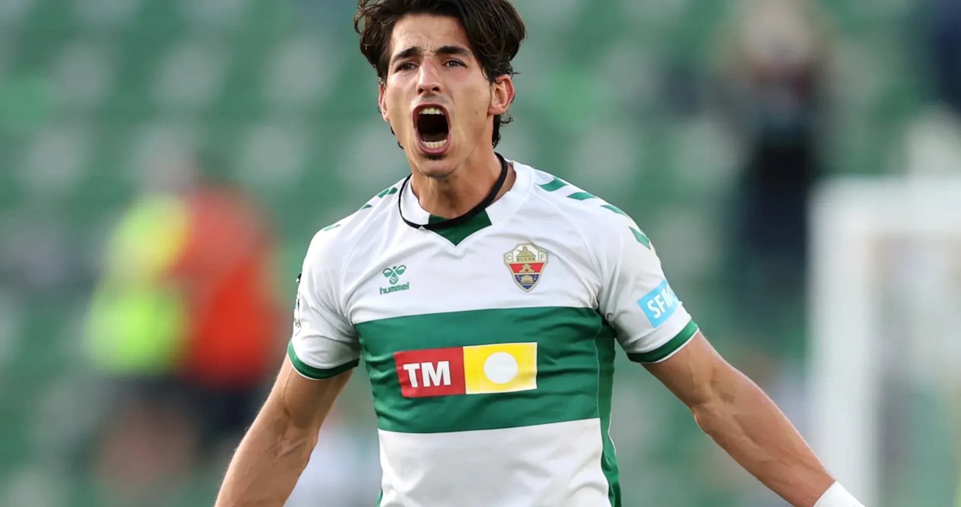 Jugador de Elche celebrando un gol