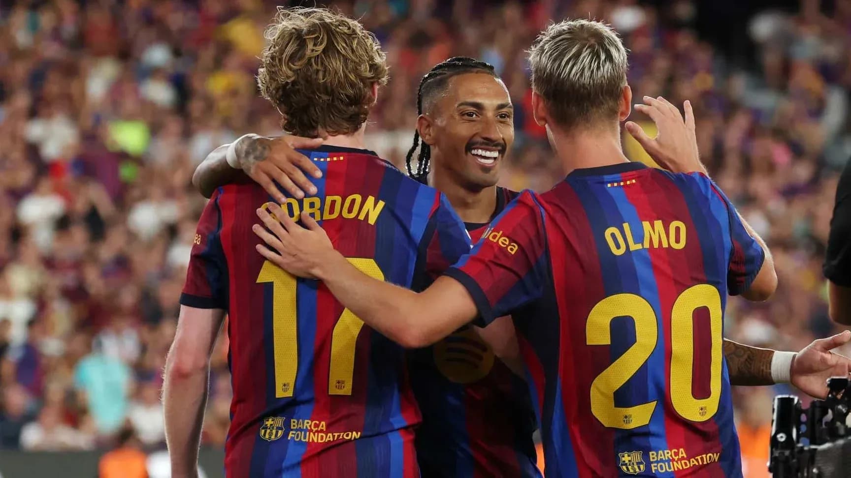 Jugadores de Barça celebrando un gol juntos
