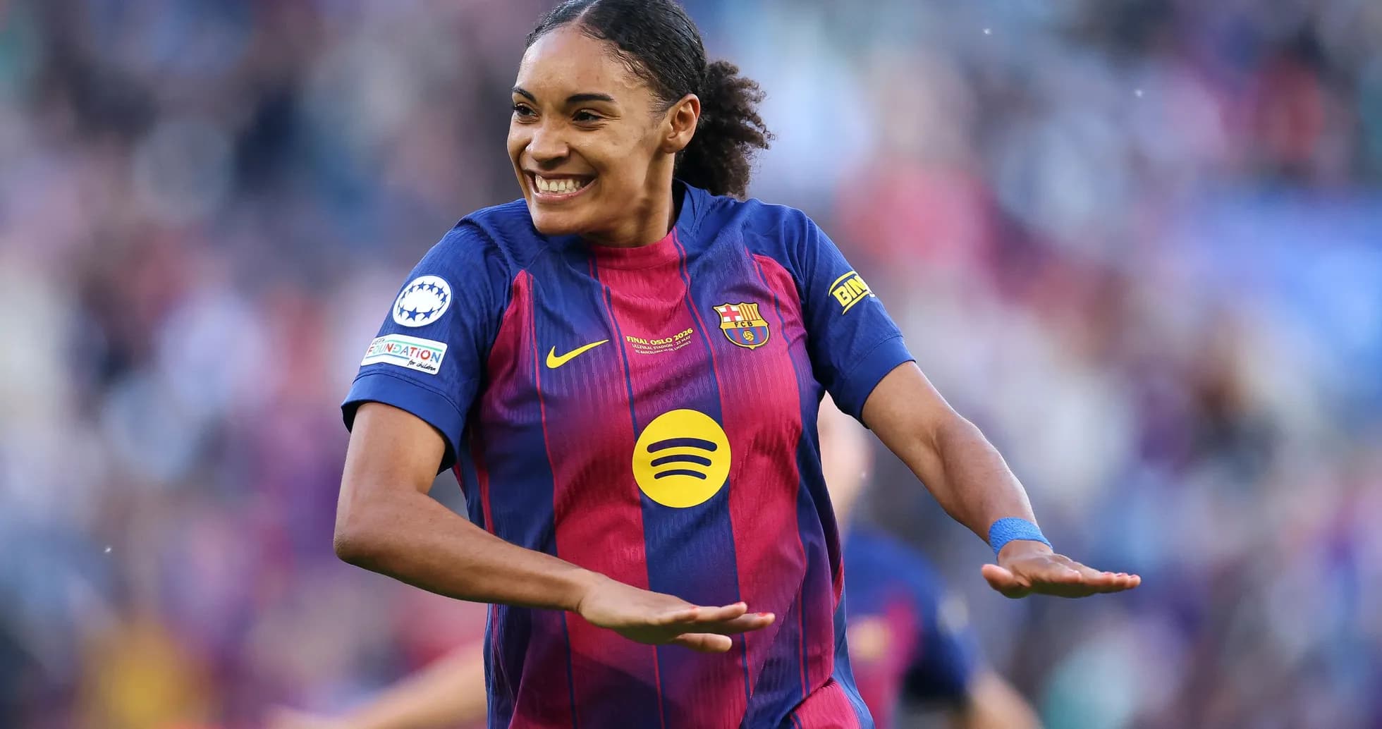 Jugadora de Barça celebrando un gol en el partido