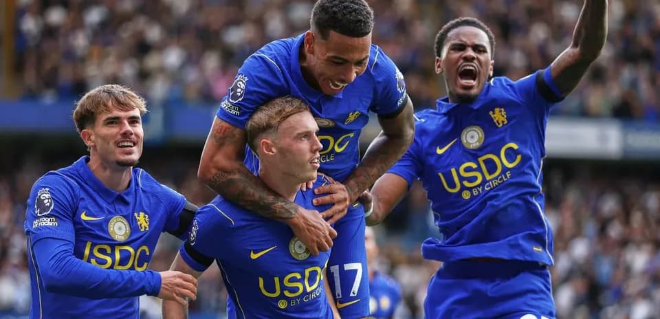 Jugadores del Chelsea celebrando un gol en el partido