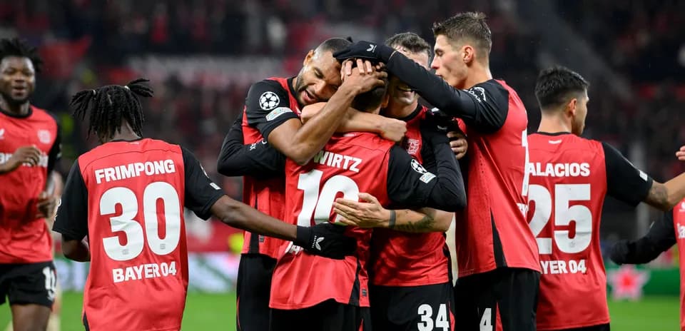 Jugadores de Bayer Leverkusen celebrando un gol