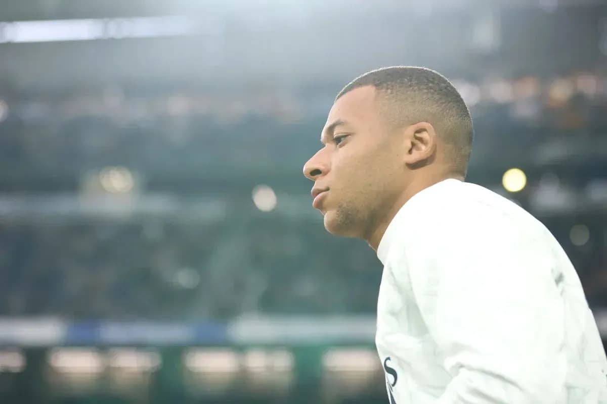 Jugador en el banquillo antes del partido