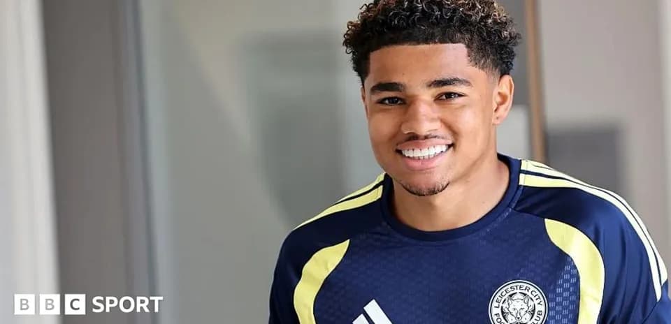Jugador de Leicester City sonriendo en entrenamiento