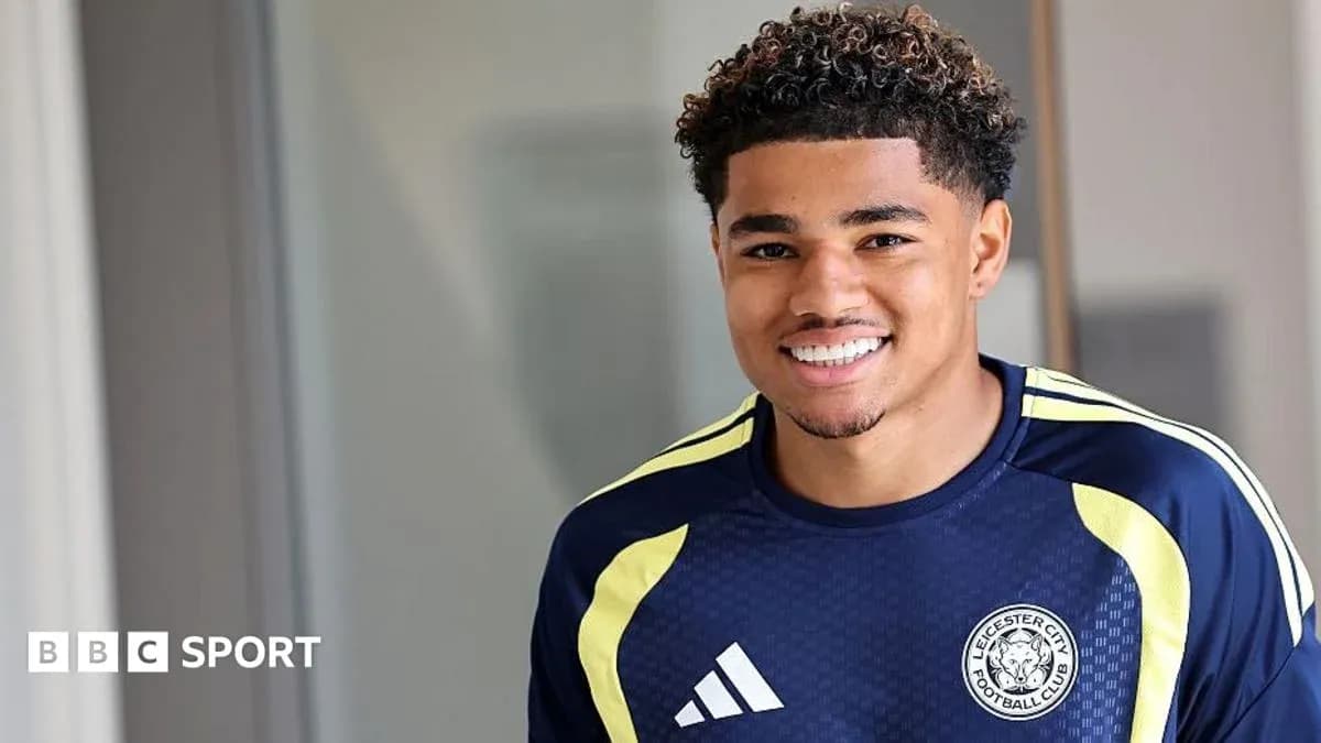 Jugador de Leicester City sonriendo en entrenamiento