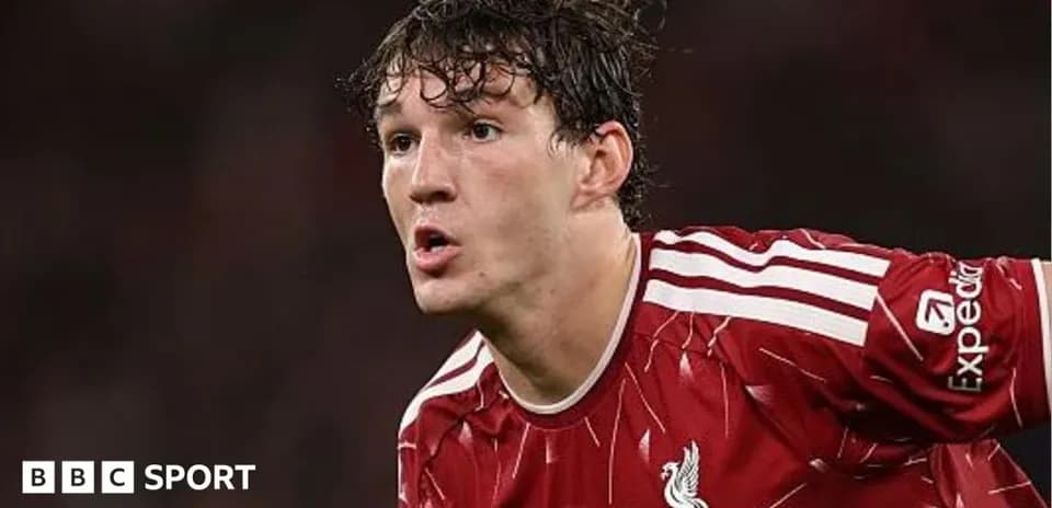 Jugador de Liverpool en acción durante un partido
