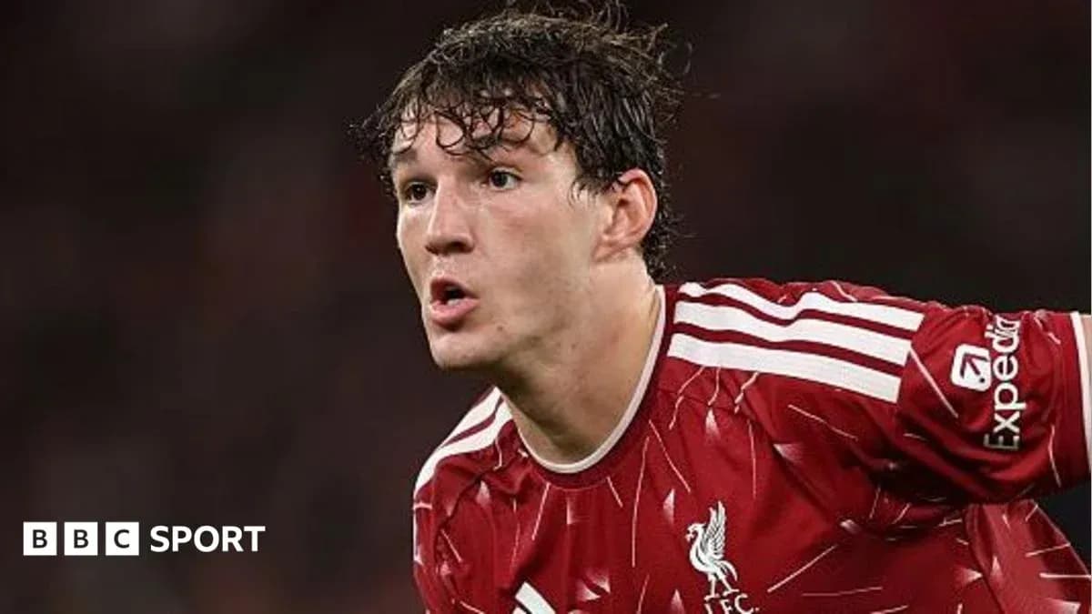Jugador de Liverpool en acción durante un partido