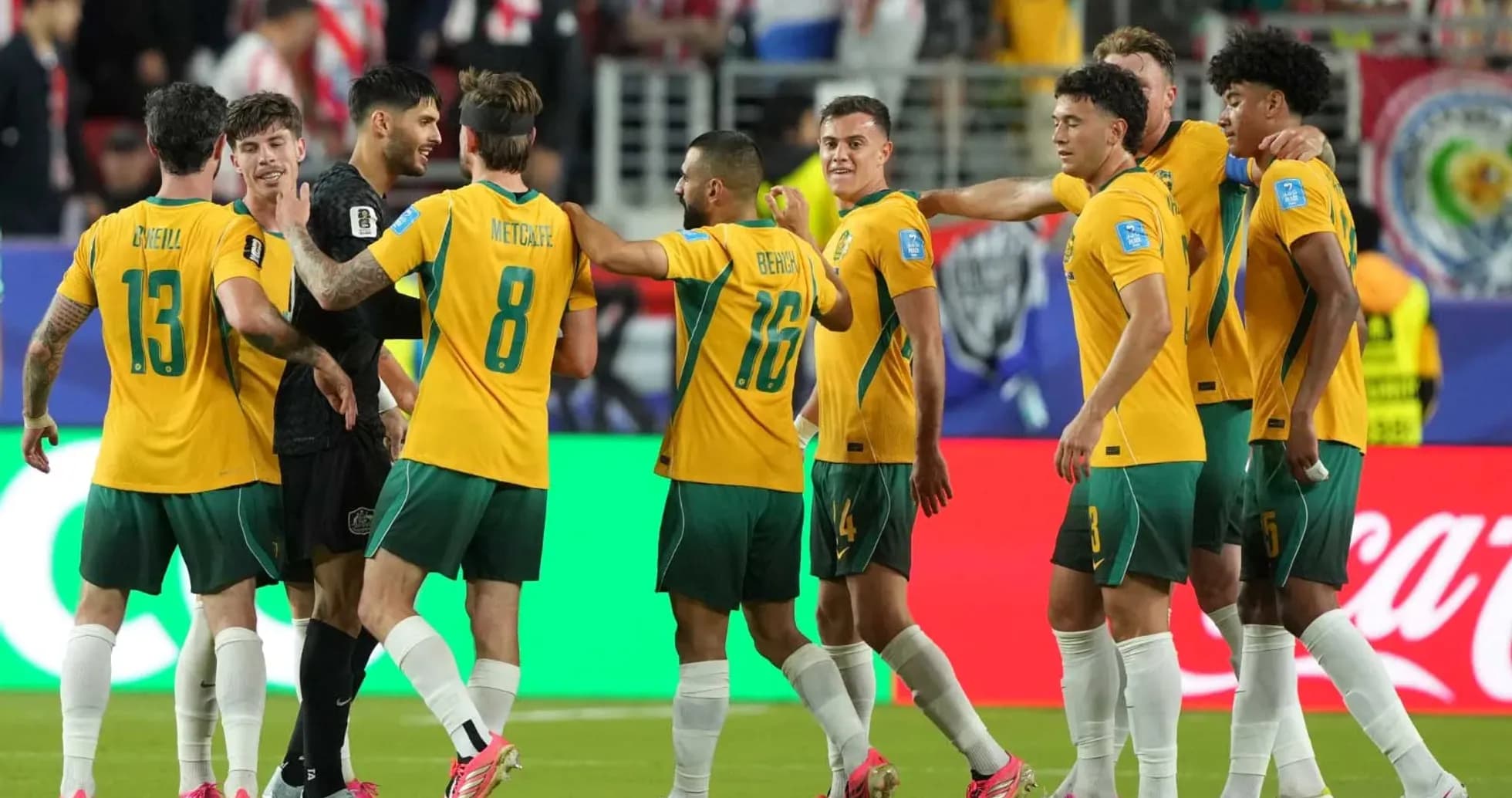 Jugadores de Australia celebrando en el partido