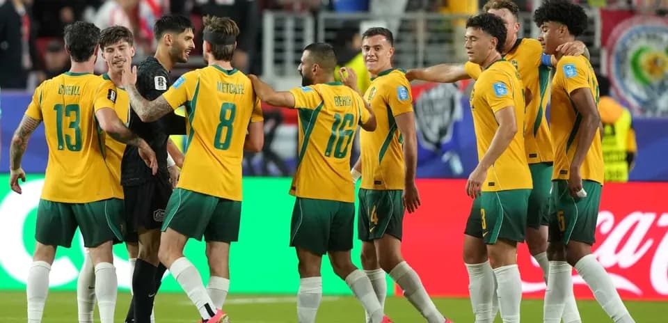 Jugadores de Australia celebrando en el partido
