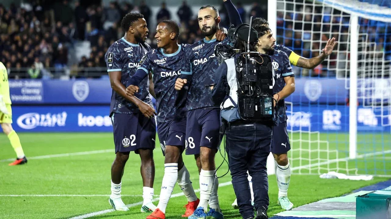 Jugadores de Olympique de Marseille celebrando un gol