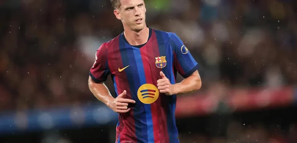 Jugador de Barcelona corriendo en el campo de juego