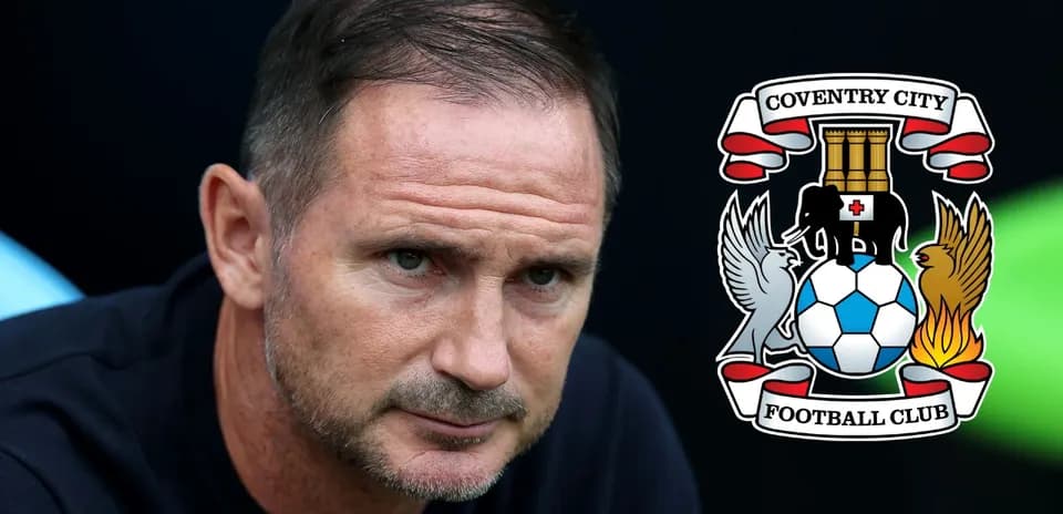 Entrenador de Coventry City durante un partido