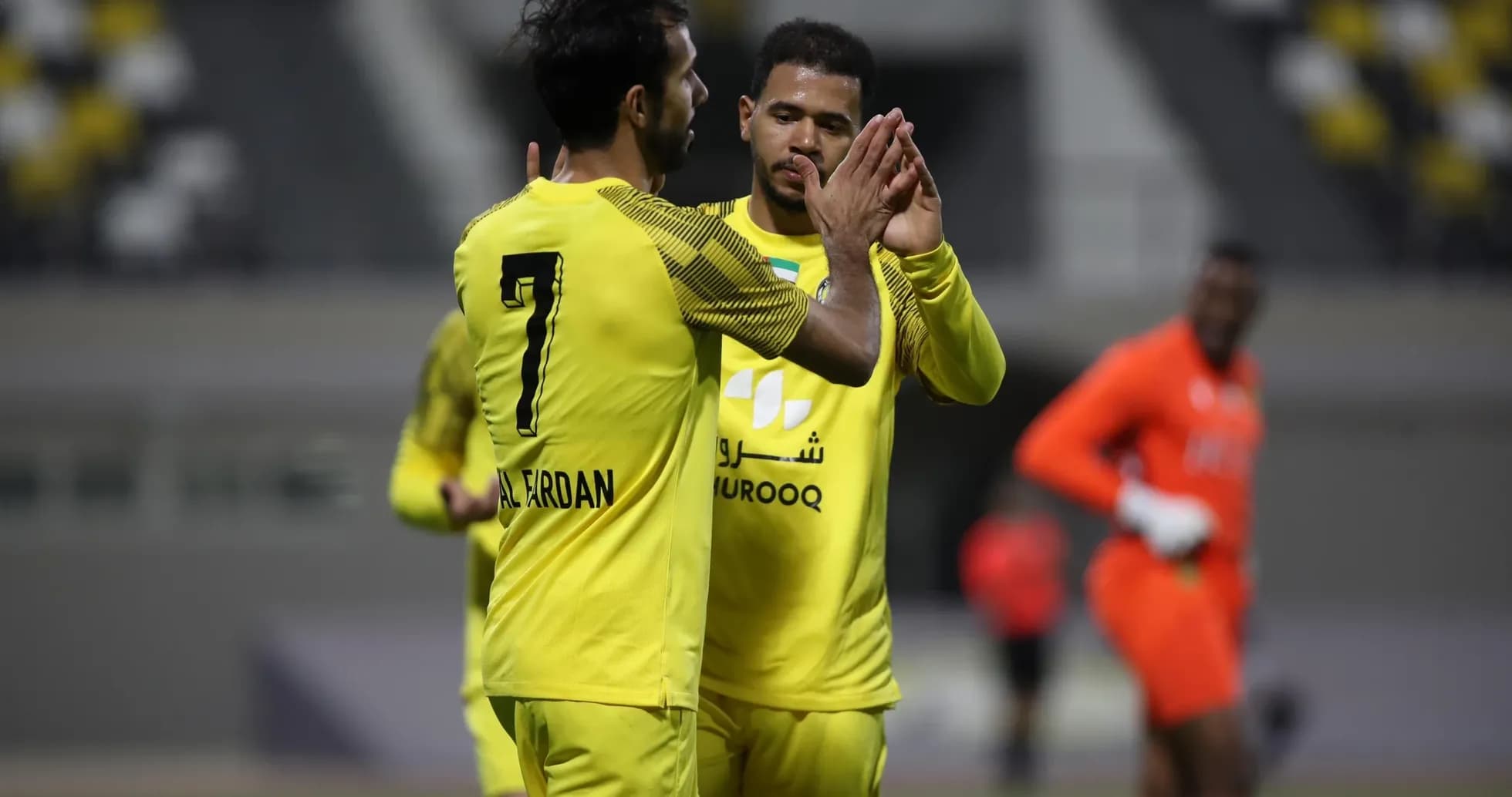 Jugadores del Ittihad Kalba celebrando un gol