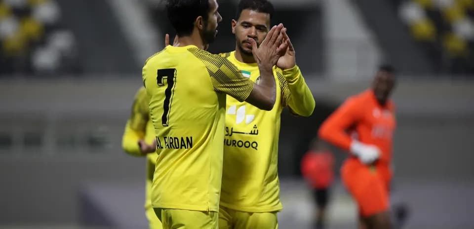 Jugadores del Ittihad Kalba celebrando un gol