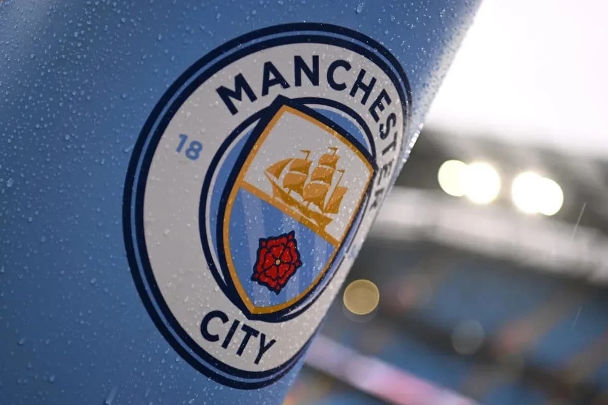Logo de Manchester City con gotas de agua