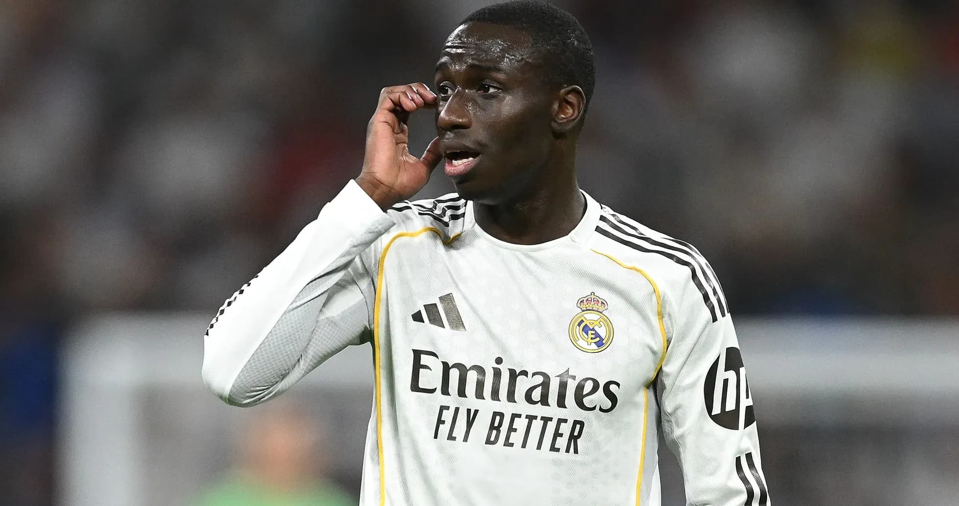 Jugador del Real Madrid en acción durante el partido