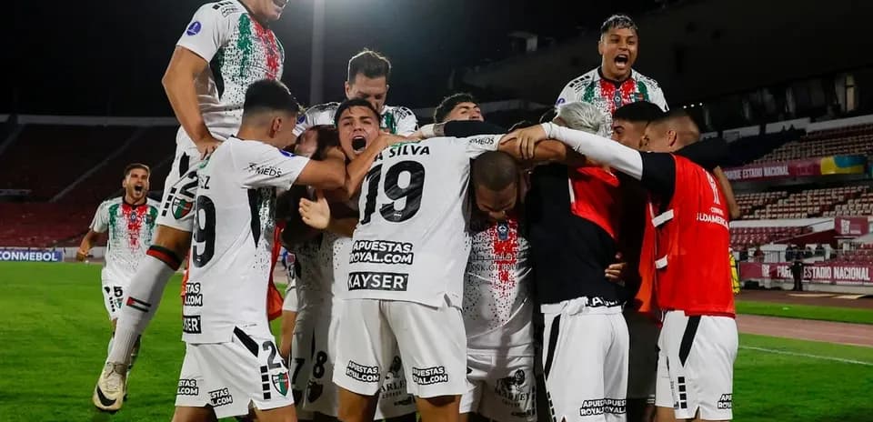 Celebración de jugadores de Cobresal