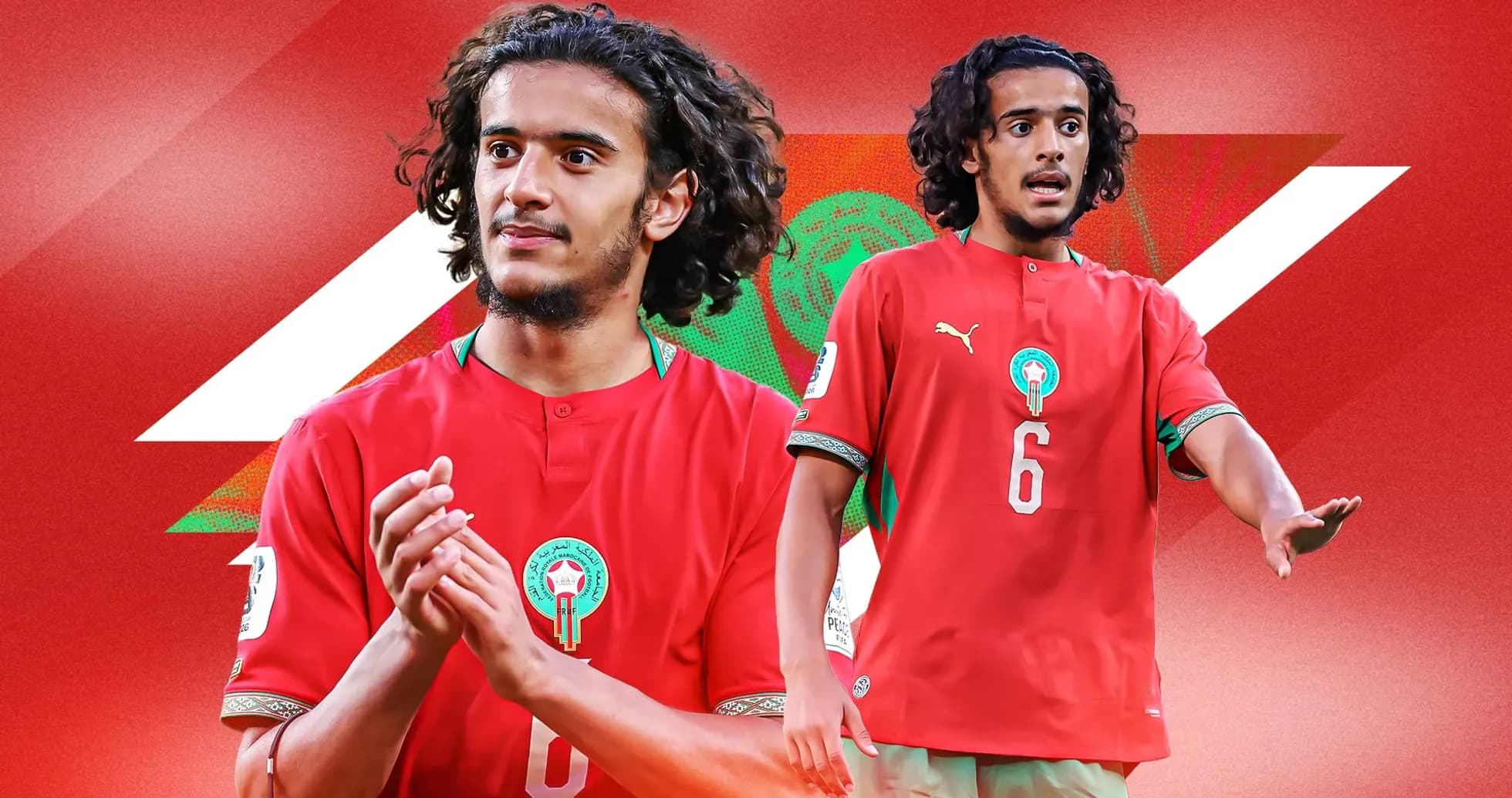 Jugador de Marruecos en camiseta roja durante un partido