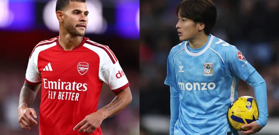 Jugadores de Arsenal y Coventry en el campo