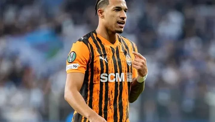 Jugador de Shakhtar Donetsk en acción durante partido