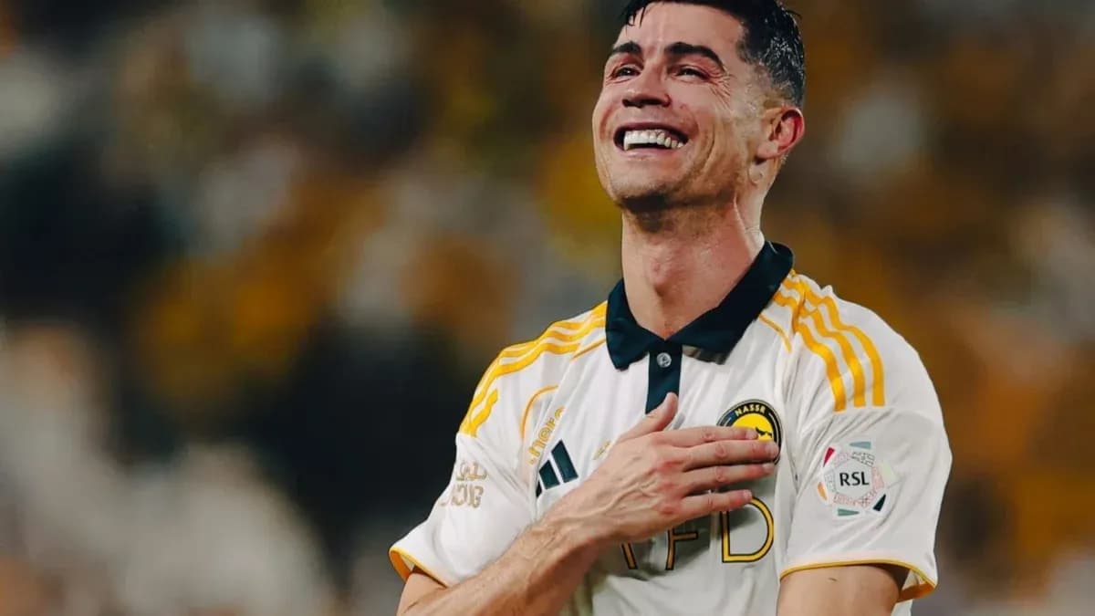 Jugador celebrando con la mano en el corazón