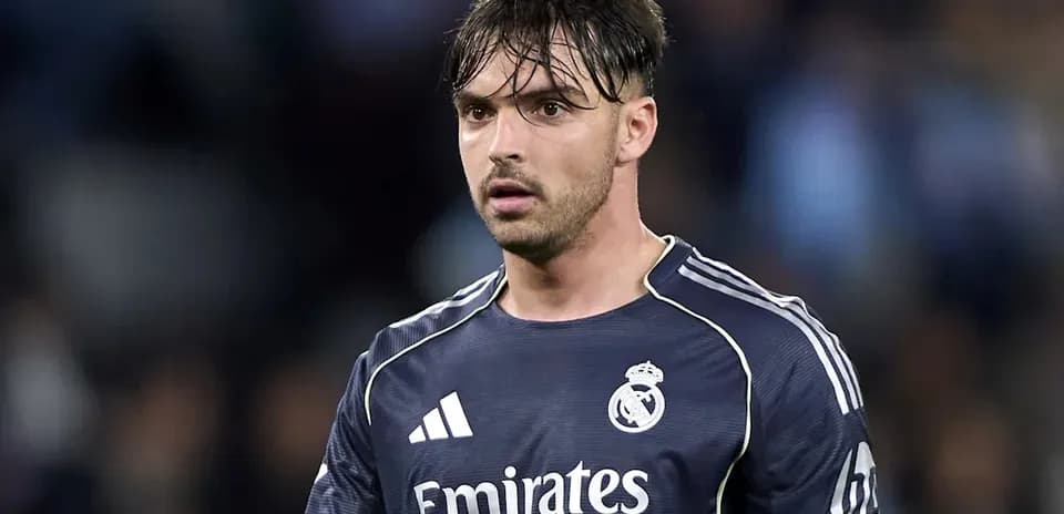 Portero de Real Madrid en el campo durante el partido