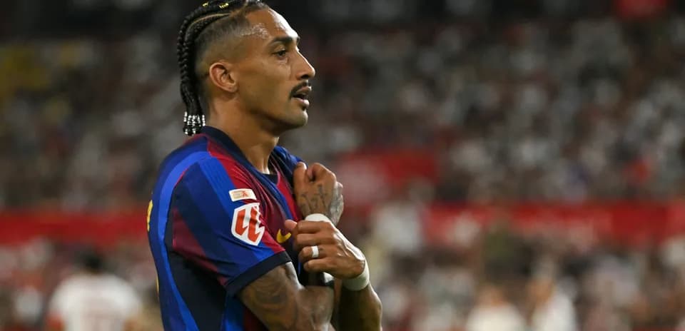 Jugador de Barcelona en el campo durante el partido