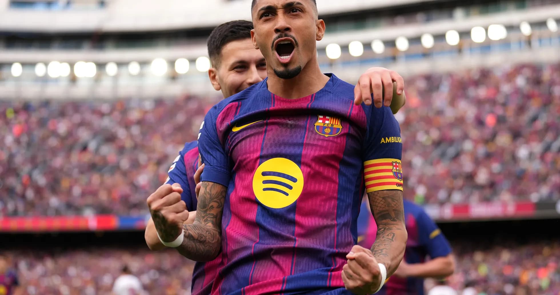 Celebración de jugador del Barcelona durante el partido