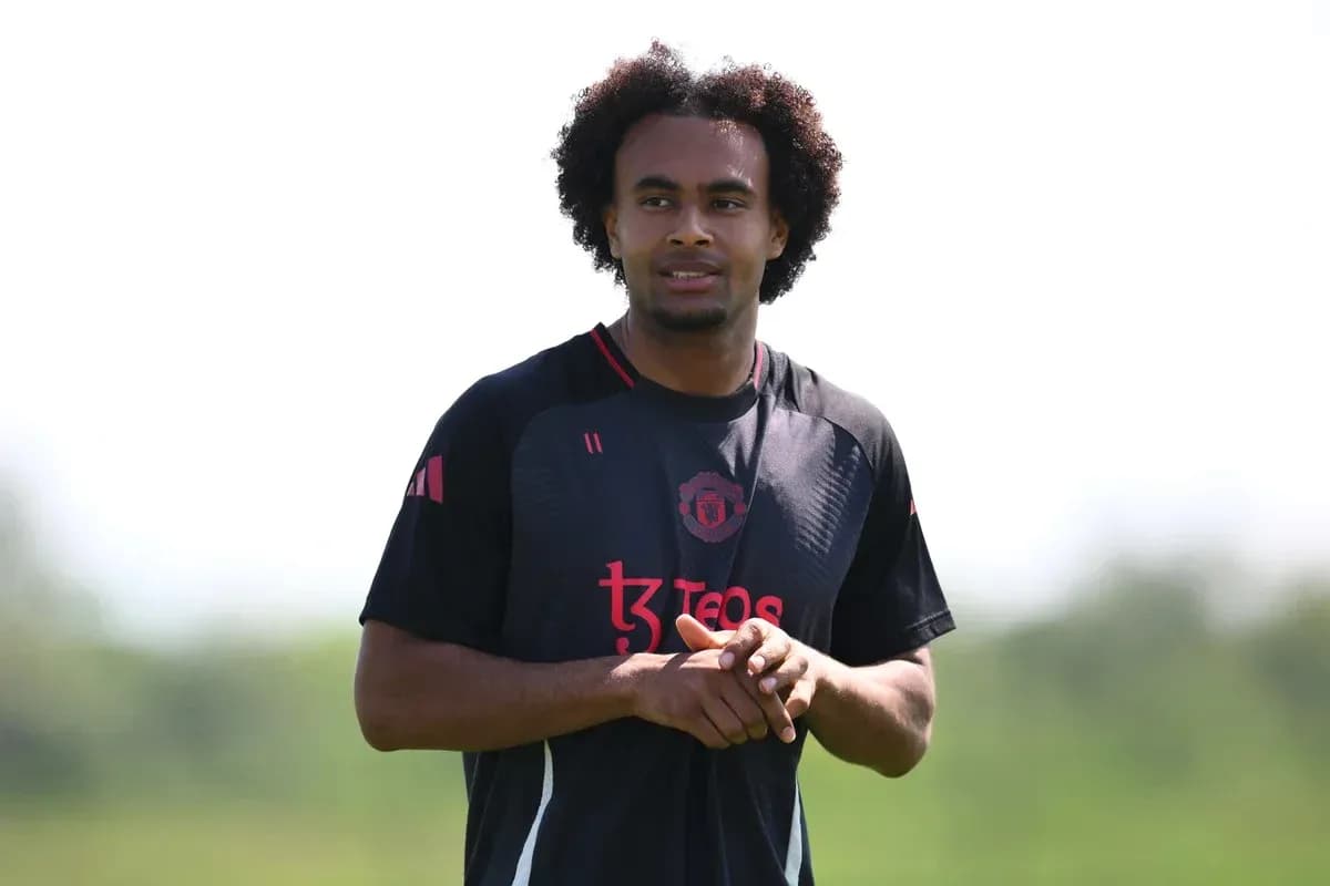 Jugador de Manchester United en sesión de entrenamiento