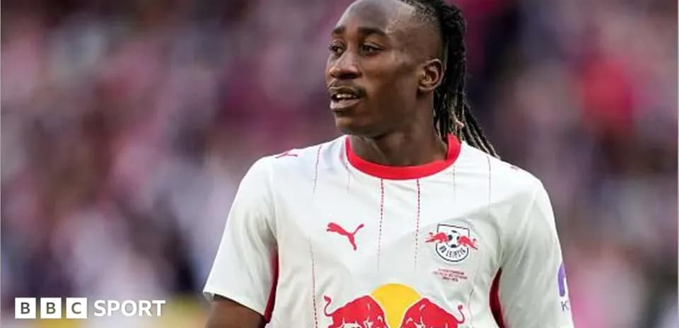 Jugador de RB Leipzig en acción durante el partido