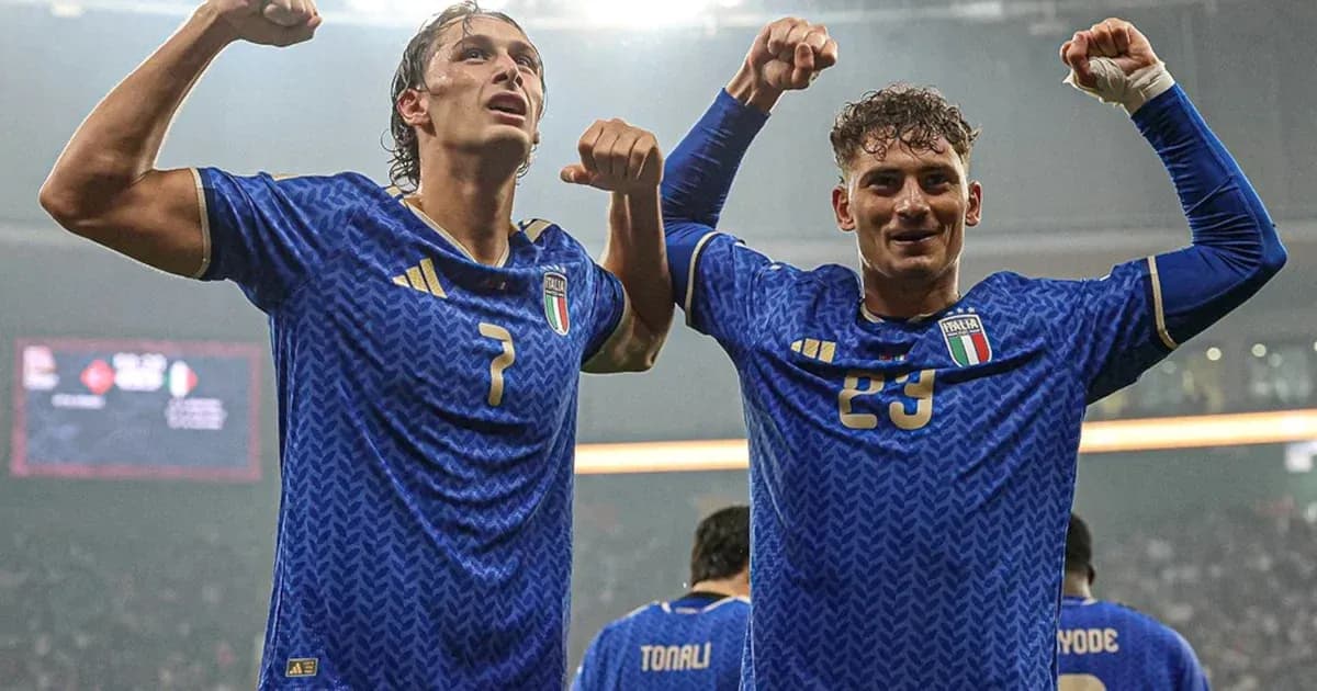 Jugadores de Italia celebrando en el partido