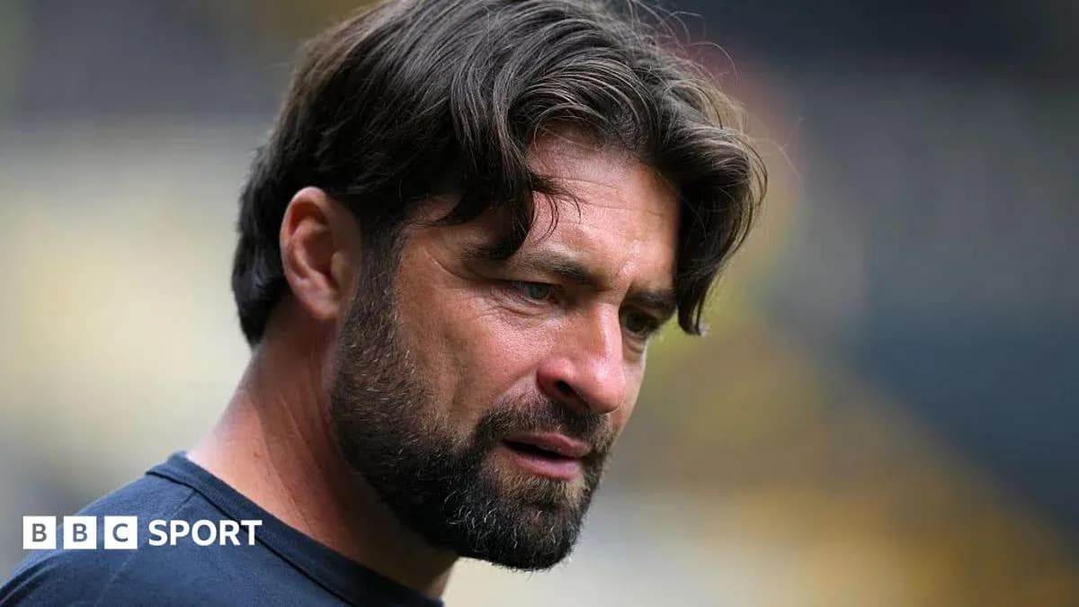 Entrenador en primer plano durante un evento deportivo