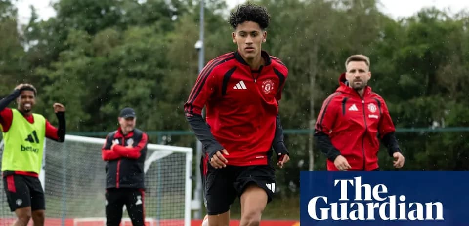 Jugador entrenando en sesión de práctica con Manchester United