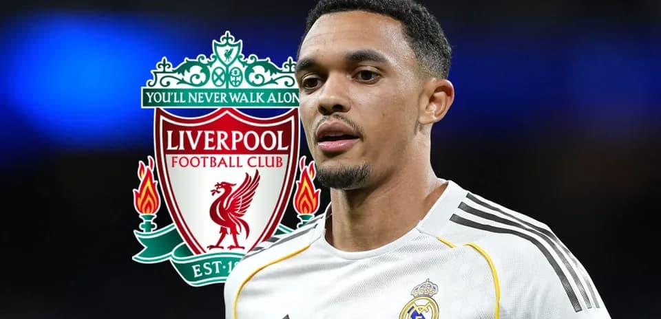 Jugador de fútbol con logo de Liverpool y Real Madrid