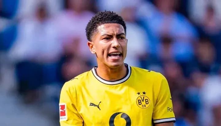 Jugador de Borussia Dortmund en acción durante el partido